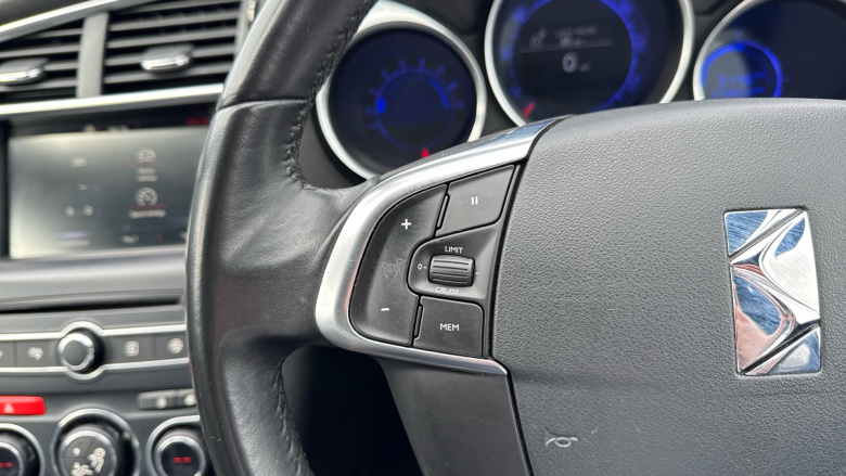 DS 4 1.6 BlueHDi Crossback 5dr Diesel Hatchback